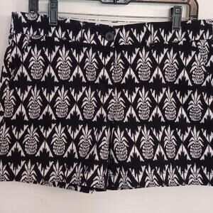 Crown & Ivy Short Summer Print Pineapple  Navy/white/  Sz 8 Cotton Flat Front